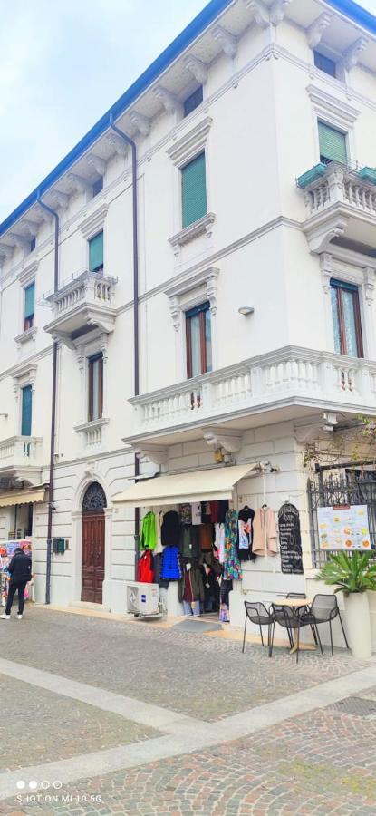 ペスキエーラ・デル・ガルダ Residenza Porta Bresciaヴィラ エクステリア 写真