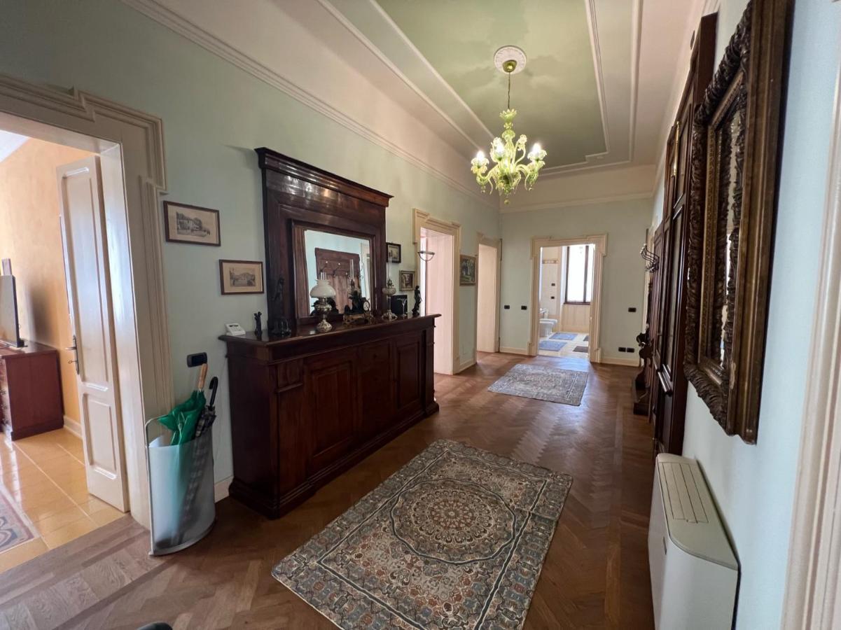 ペスキエーラ・デル・ガルダ Residenza Porta Bresciaヴィラ エクステリア 写真