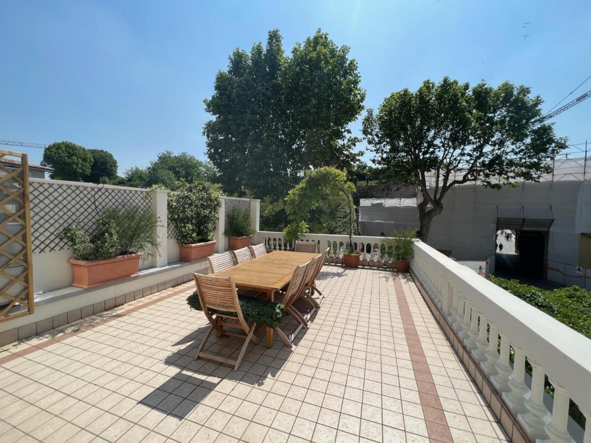ペスキエーラ・デル・ガルダ Residenza Porta Bresciaヴィラ エクステリア 写真